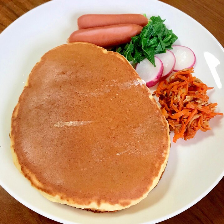 ホットケーキの朝食ワンプレート☆人参ツナ炒めなど